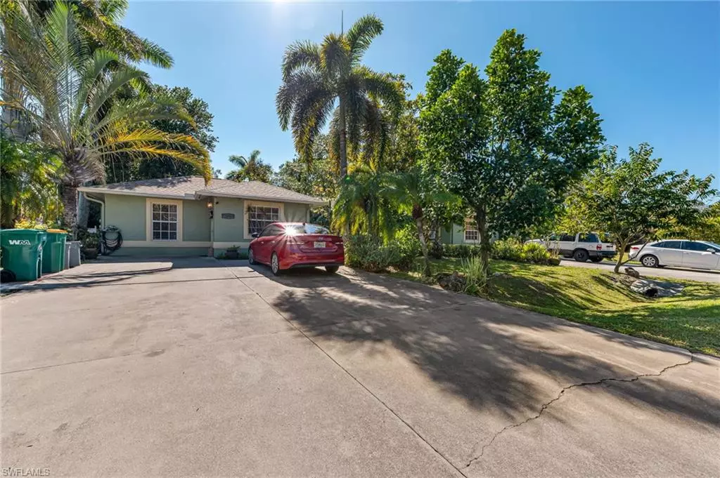 Naples, FL 34104,724 Pine Cone LN