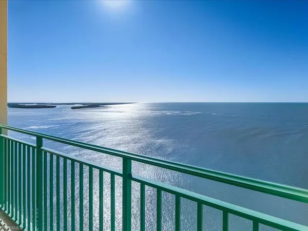 Marco Island, FL 34145,980 Cape Marco DR #2004