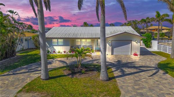 221 Ibis ST, Fort Myers Beach, FL 33931