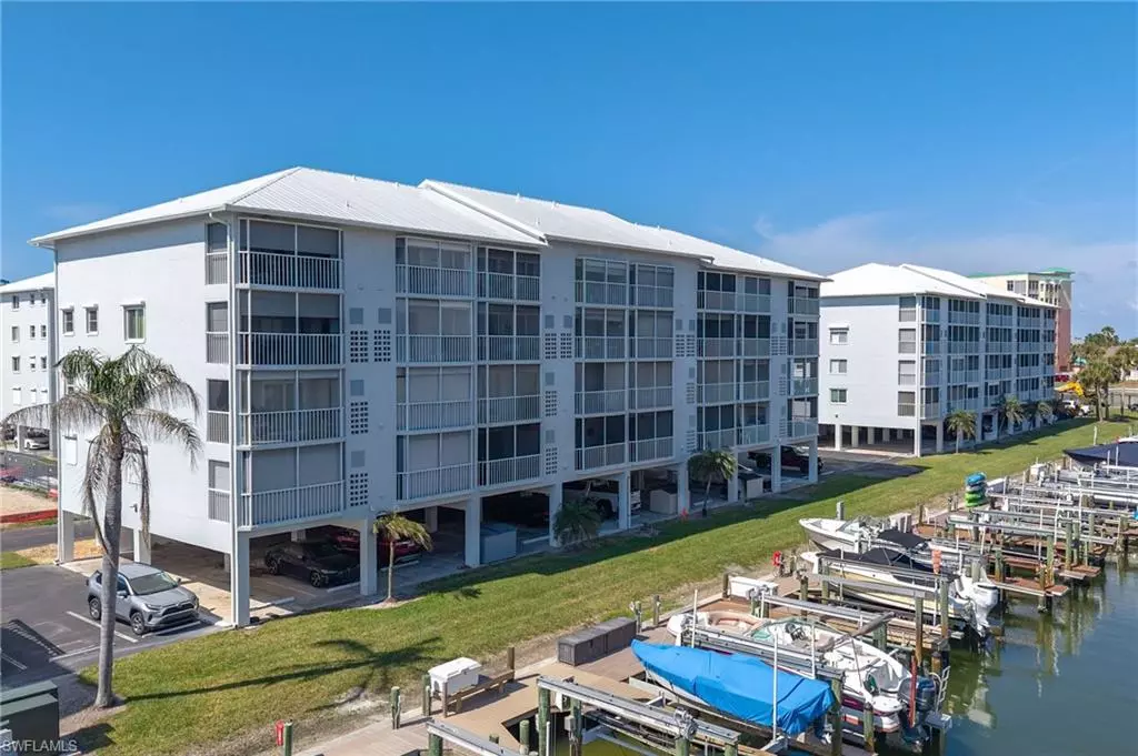 Fort Myers Beach, FL 33931,4531 Bay Beach LN #333