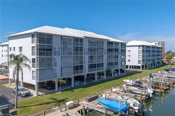 4531 Bay Beach LN #333, Fort Myers Beach, FL 33931