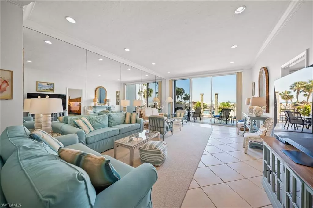 Sarasota, FL 34236,1212 BENJAMIN FRANKLIN DR #102