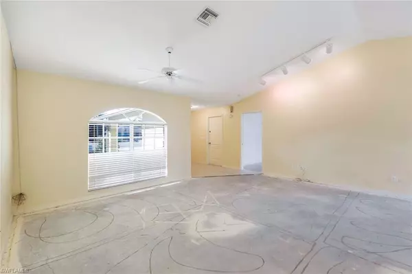 Naples, FL 34112,4022 Lupine LN