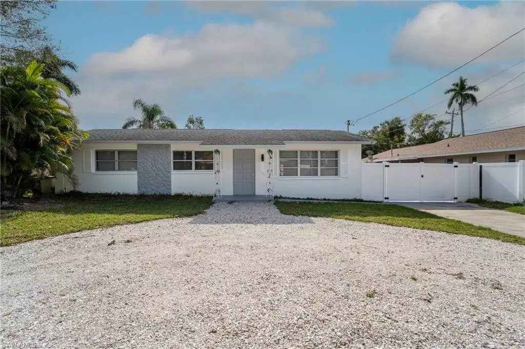 North Fort Myers, FL 33917,60 Cardinal DR