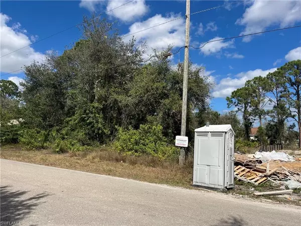 Lehigh Acres, FL 33973,4640 15th ST SW