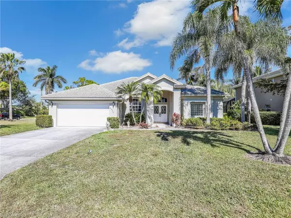 6933 Burnt Sienna CIR, Naples, FL 34109