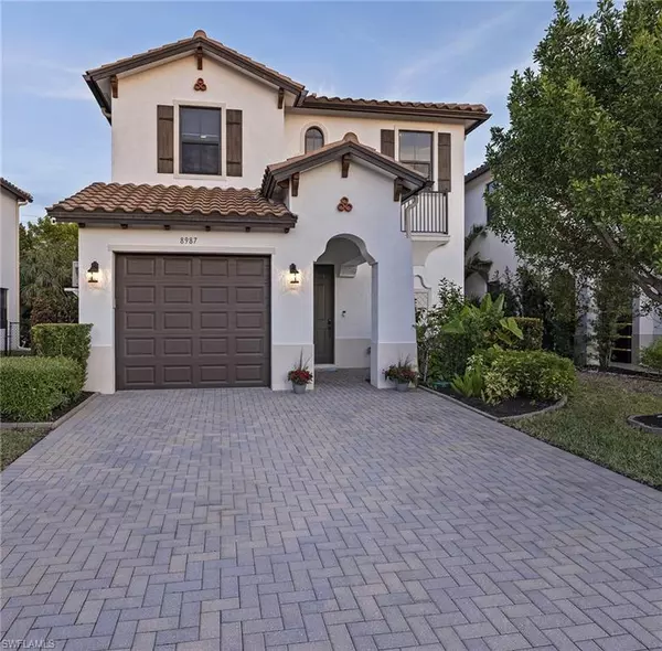 8987 Madrid CIR, Naples, FL 34104