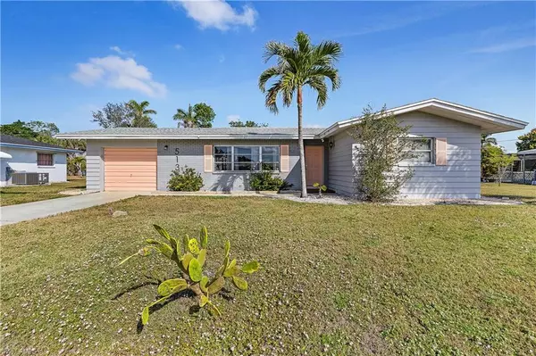 513 Monterey AVE, Cape Coral, FL 33904