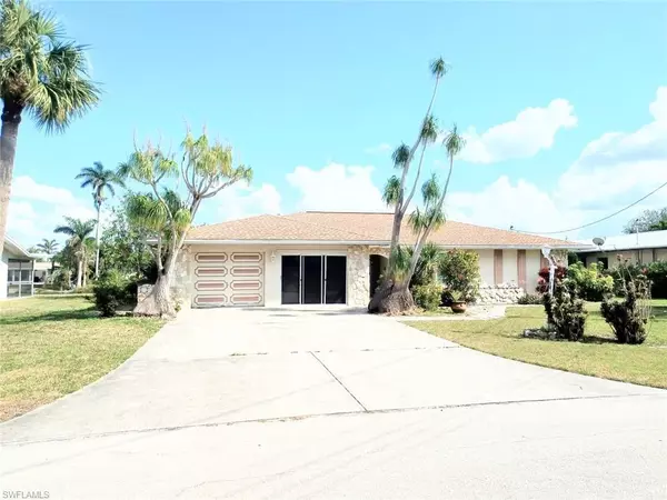 4909 Normandy CT, Cape Coral, FL 33904