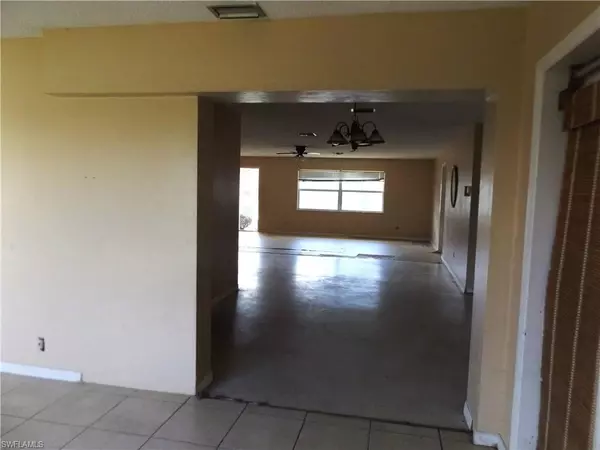 Lehigh Acres, FL 33936,14 Richmond AVE N