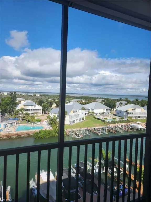 Fort Myers Beach, FL 33931,4451 Bay Beach LN #463