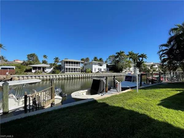 1417 Chesapeake AVE #101, Naples, FL 34102