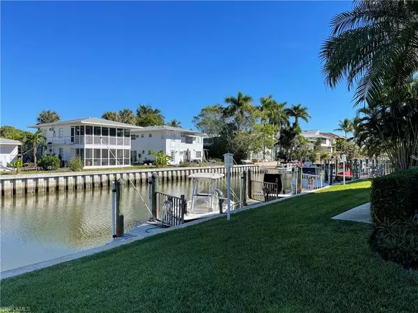 Naples, FL 34102,1417 Chesapeake AVE #101