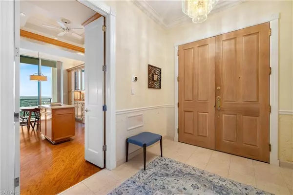 Naples, FL 34108,7515 Pelican Bay BLVD #PH-D