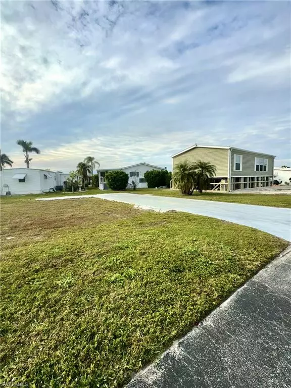 Fort Myers, FL 33908,386 Tricia LN