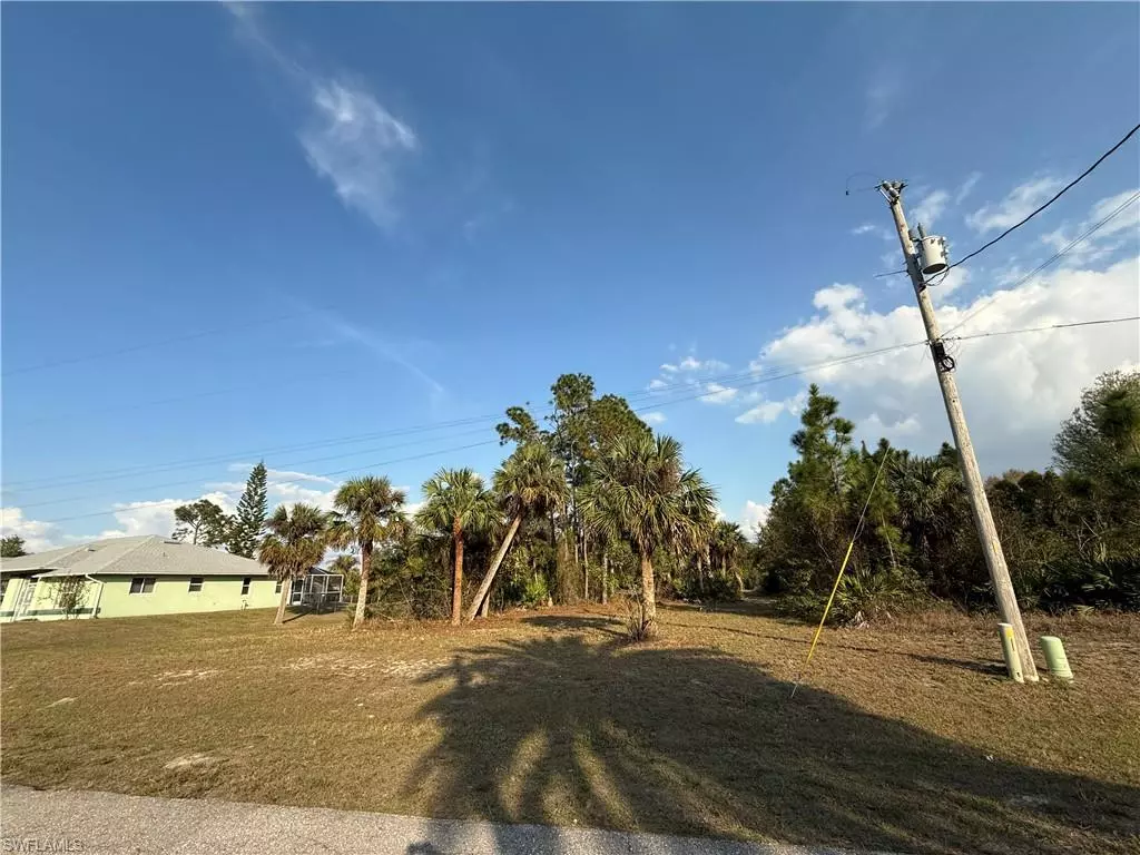 Lehigh Acres, FL 33972,710 Poinsettia AVE