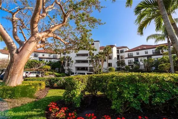 Naples, FL 34113,304 La Peninsula BLVD #304