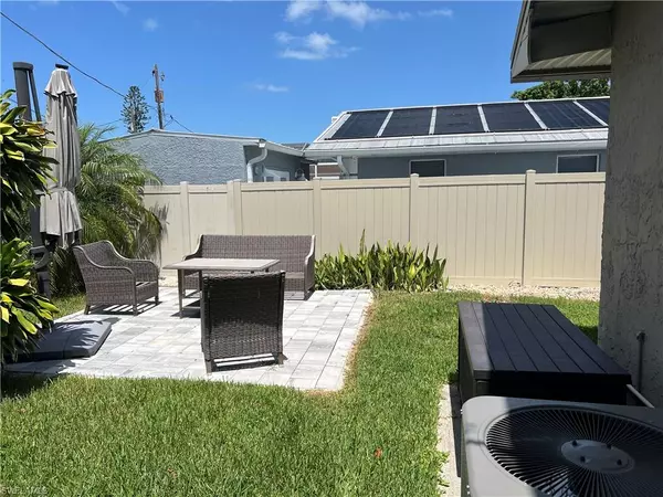 Naples, FL 34108,814 107th AVE N
