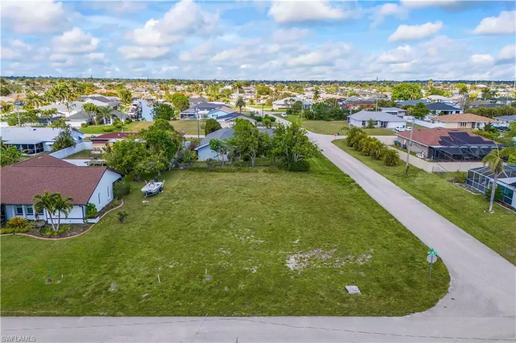 Cape Coral, FL 33904,1237 SE 40th ST