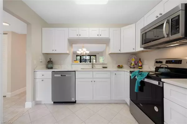 North Fort Myers, FL 33917,15464 Admiralty CIR #6