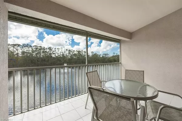 Naples, FL 34110,1032 Manor Lake DR #D201