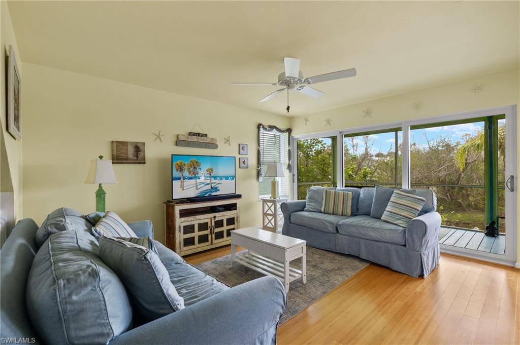 Sanibel, FL 33957,1039 Beach RD #103