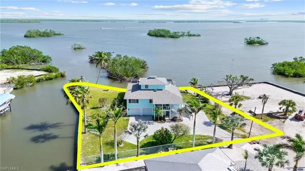 291 Flamingo ST, Fort Myers Beach, FL 33931