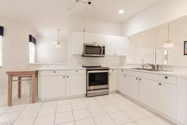 Naples, FL 34119,2081 Crestview WAY