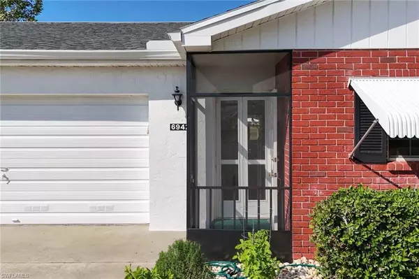 Fort Myers, FL 33919,6942 Edgewater CIR