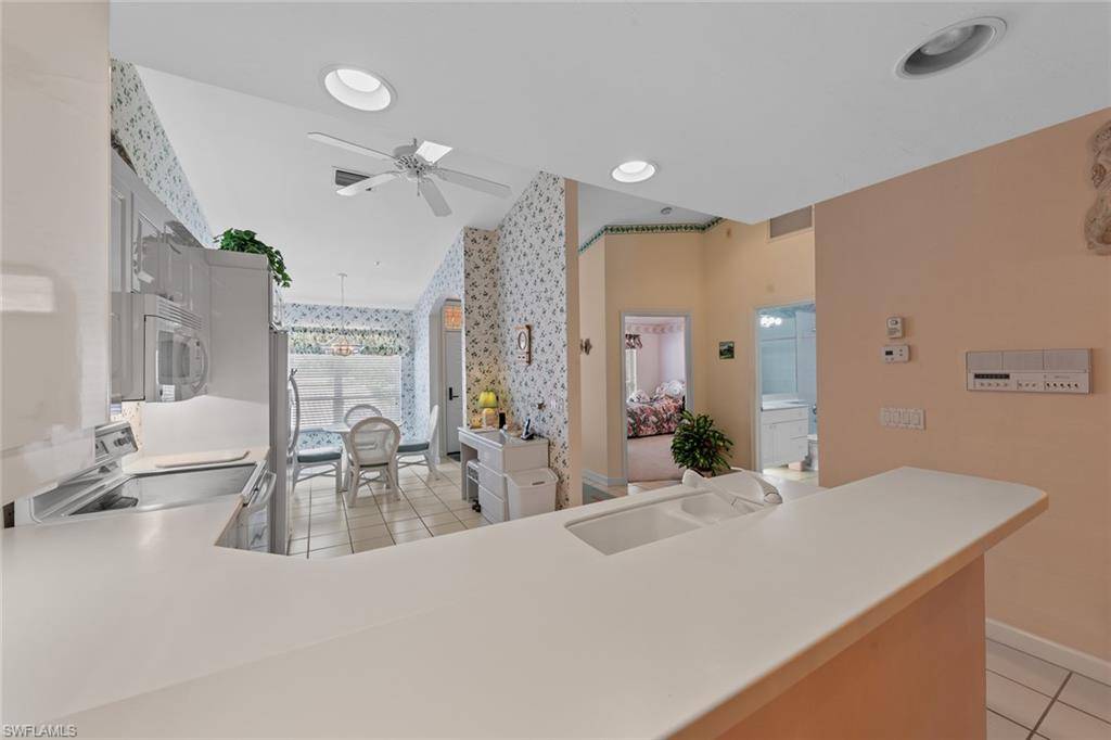 Naples, FL 34112,1940 Cascades DR #5504