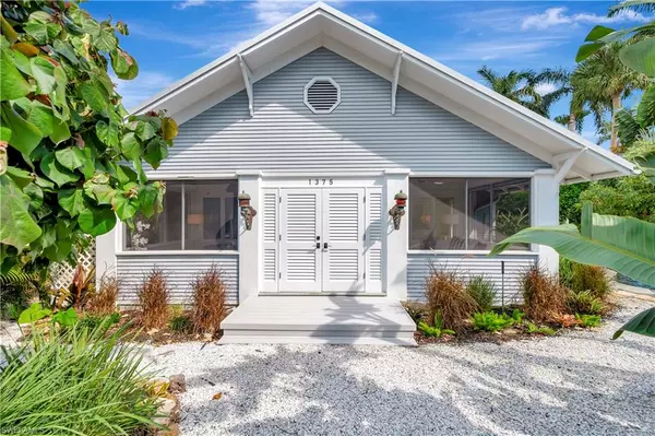 Naples, FL 34102,1375 Gordon DR