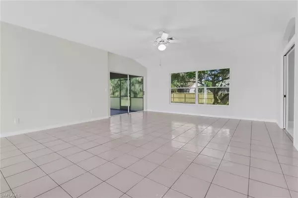 Naples, FL 34104,1090 Moon Lake DR