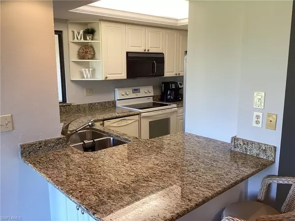 Fort Myers, FL 33907,5585 Trailwinds DR #326
