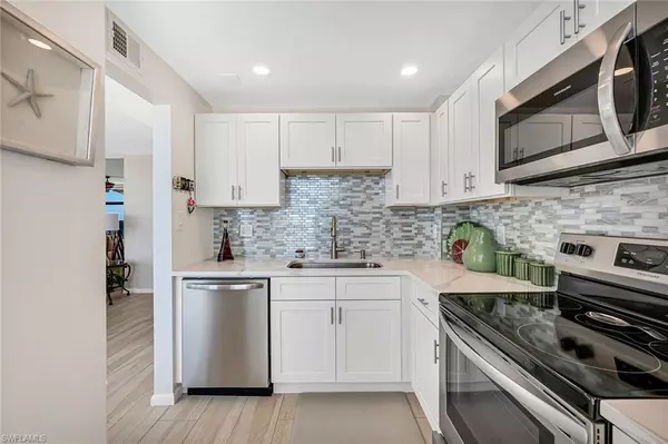 Marco Island, FL 34145,320 Seaview CT #1512