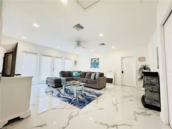 Naples, FL 34103,1221 Granada BLVD