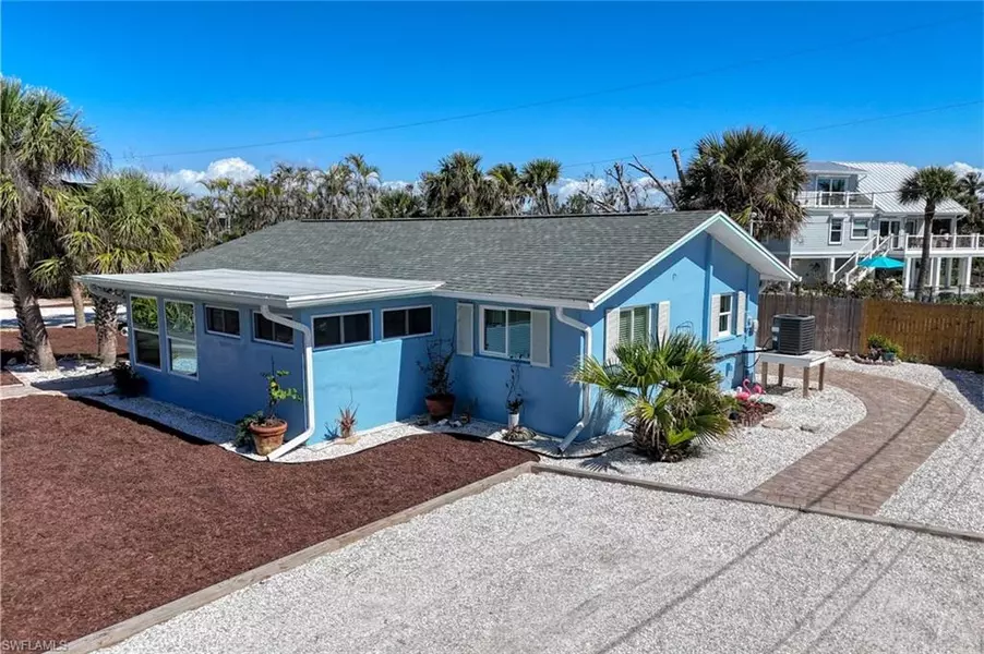 220 Hurricane LN, Sanibel, FL 33957