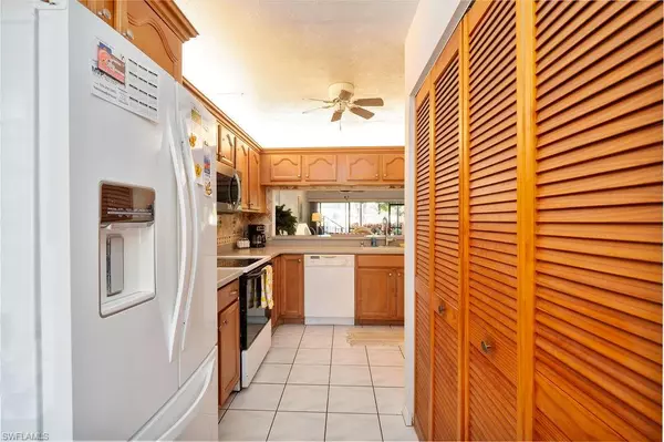 Naples, FL 34116,1215 Commonwealth CIR #D103