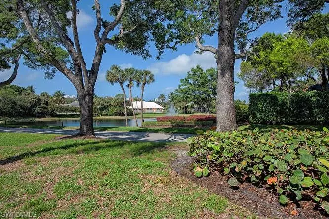 Naples, FL 34108,853 Tanbark DR #103