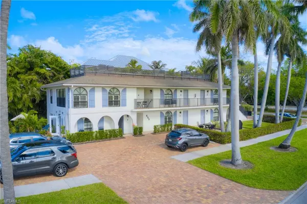 Naples, FL 34102,655 8th AVE S #3