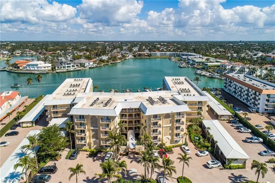 3000 Gulf Shore BLVD N #415, Naples, FL 34103