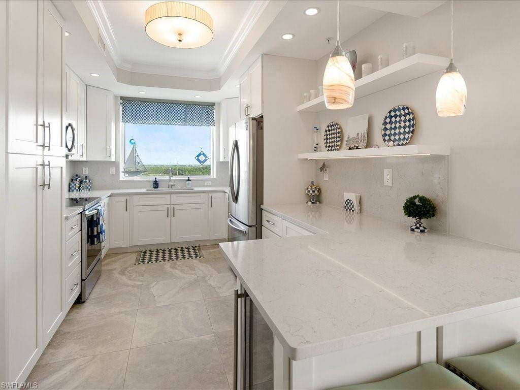 Naples, FL 34110,430 Cove Tower DR #1004