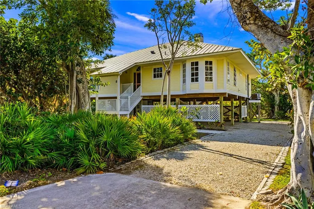 Sanibel, FL 33957,551 Sea Oats DR