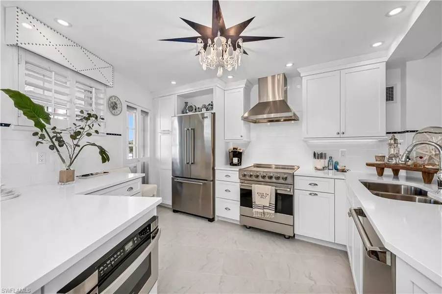 2401 Gulf Shore BLVD N #33, Naples, FL 34103