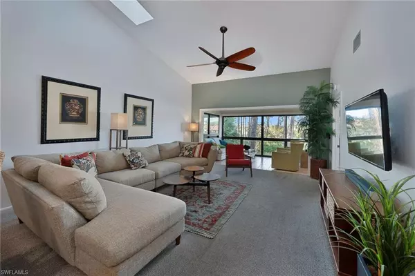 Naples, FL 34110,325 Bay Forest DR #202