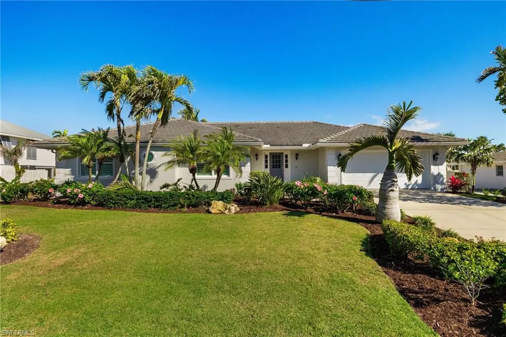 Sanibel, FL 33957,1674 Sabal Palm DR