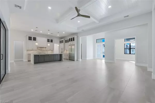 Naples, FL 34114,14322 Charthouse CIR