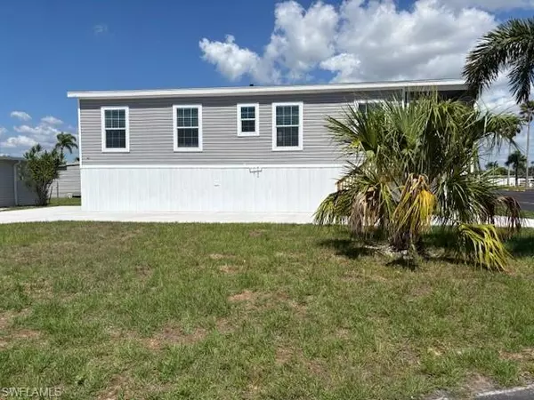 Fort Myers, FL 33905,302 W Shoreland DR
