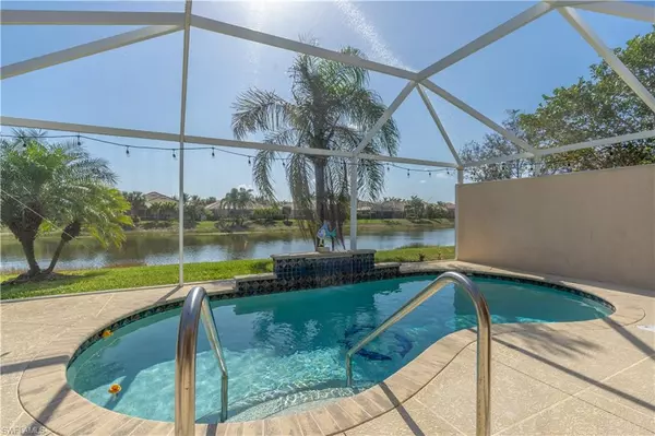 8642 Genova CT, Naples, FL 34114
