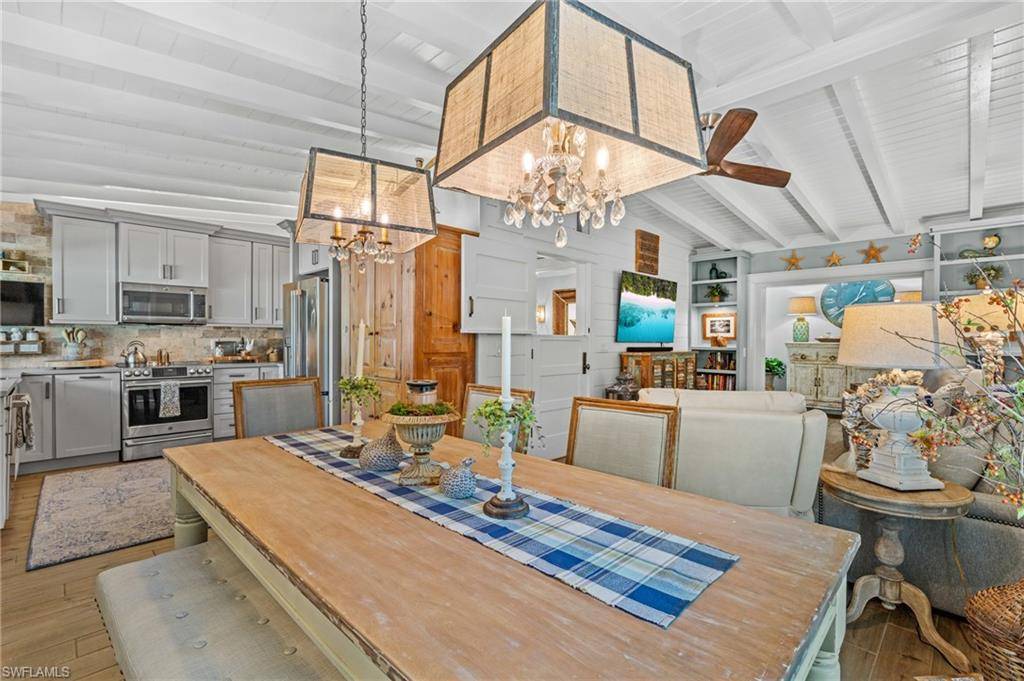Naples, FL 34103,840 Myrtle TER