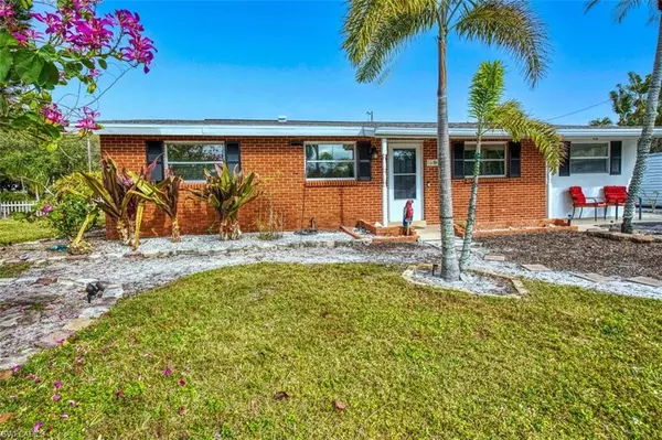 Fort Myers, FL 33919,905 Lucas RD